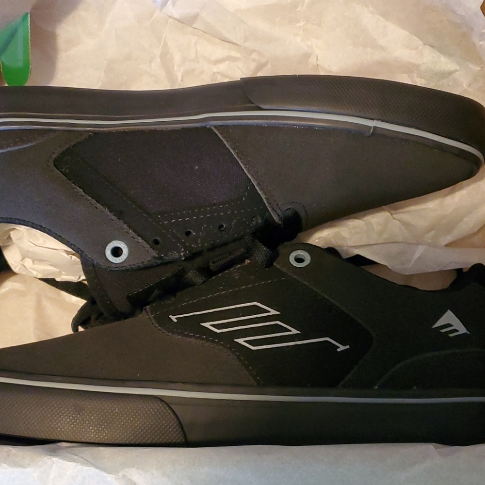 Emerica low vulc. Size 8.
